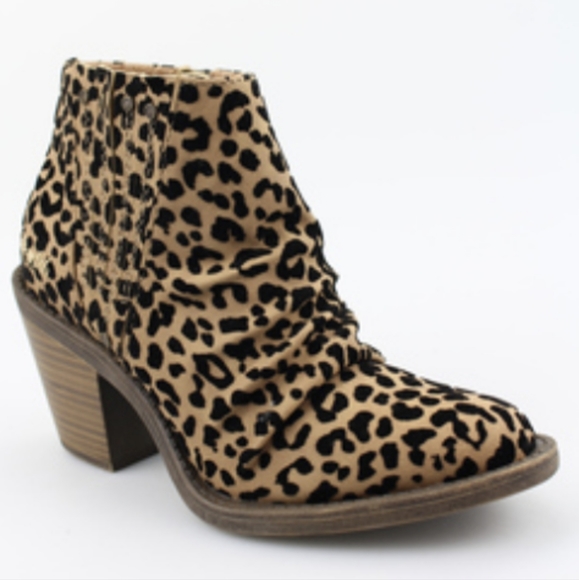 Blowfish booties!  NWOT - Picture 2 of 3